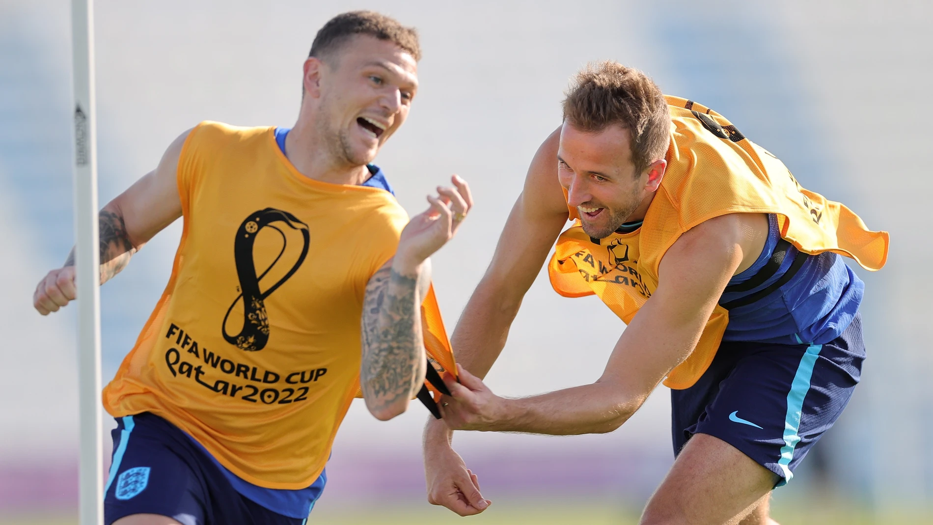 Kieran Trippier y Harry Kane, durante un juego en el entrenamiento de Inglaterra