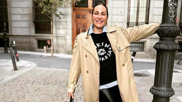 Ana Milán con sudadera y leggings.