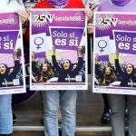 Carteles de la ley 'solo sí es sí' del Ayuntamiento de Getafe