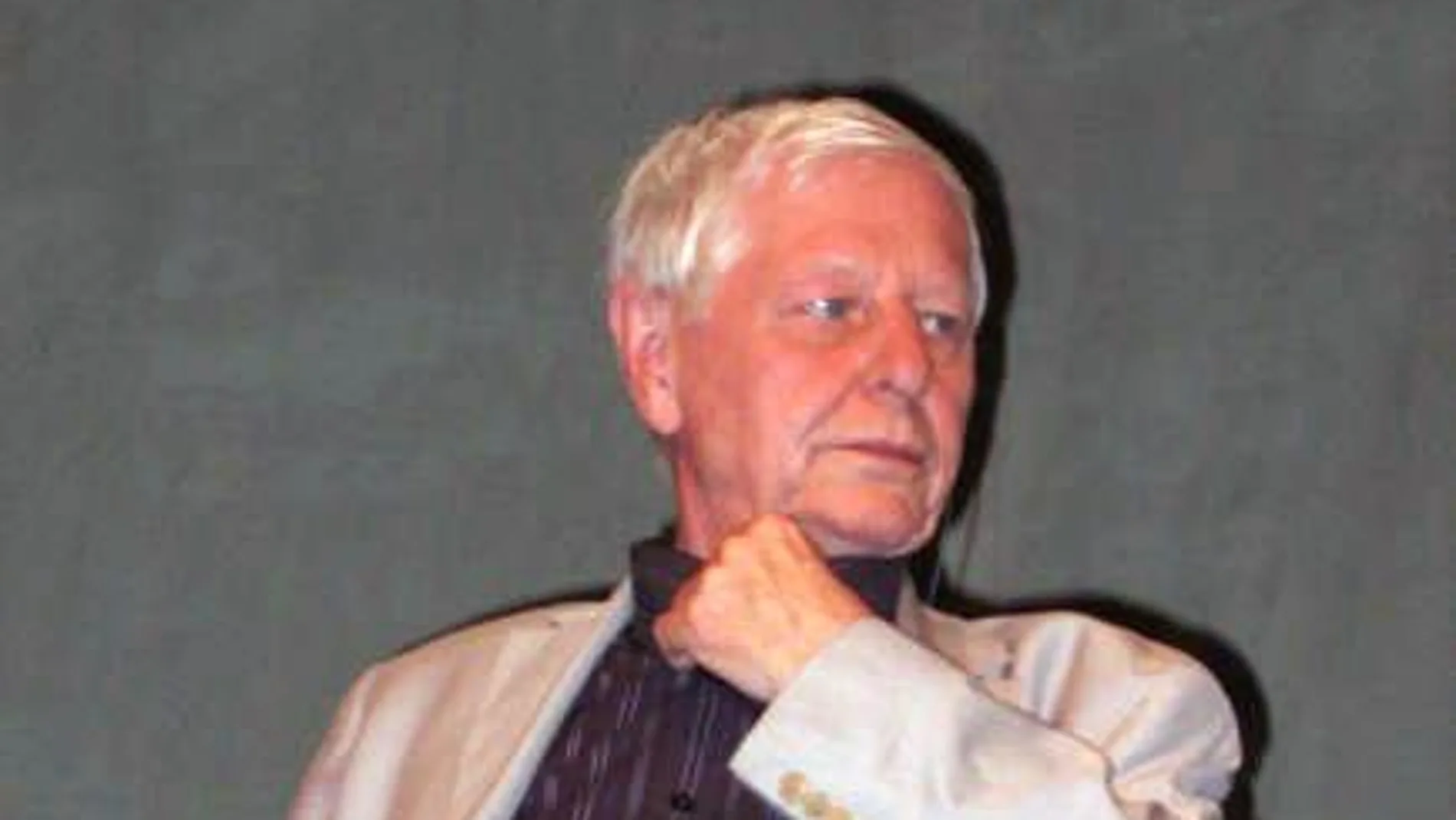 El escritor alemán Hans Magnus Enzensberger