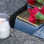 Colocación de cinco nuevos "adoquines de la memoria" en Ponferrada