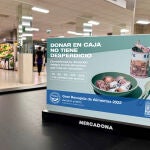 Donación en caja en la Gran Recogida de Alimentos en Mercadona