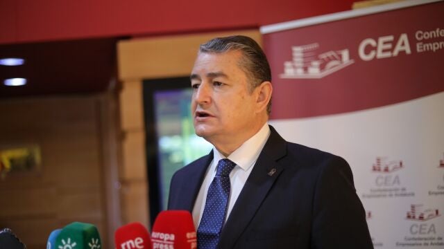 El consejero de la Presidencia, Interior, Diálogo Social y Simplificación Administrativa, Antonio Sanz