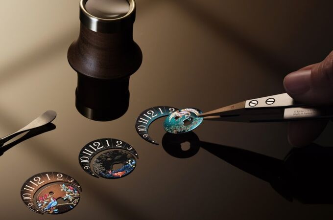 Trabajos de pintura a mano en los últimos relojes de Jaeger-LeCoultre.