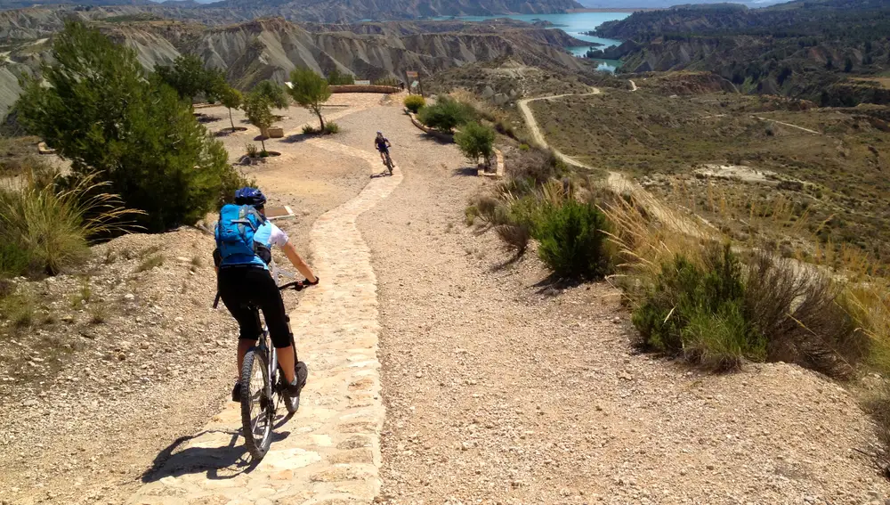 Ciclismo en Sierra Espuña.