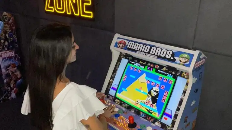 El establecimiento cuenta con una zona de juegos