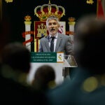 El ministro del Interior, Fernando Grande-Marlaska, interviene durante la presentación del calendario solidario 2023 de la Guardia Civil, cuya recaudación va destinada a la Asociación "Mi Princesa Rett", que promueve dar a conocer esta enfermedad rara y recaudar fondos económicos para su investigación