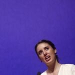 MADRID, 25/11/2022.- La ministra de Igualdad, Irene Montero, durante el acto institucional celebrado en Madrid con motivo de la XIX entrega de los reconocimientos y menciones especiales con motivo del Día Internacional para la Eliminación de la Violencia contra las Mujeres, este viernes. EFE/ Sergio Pérez