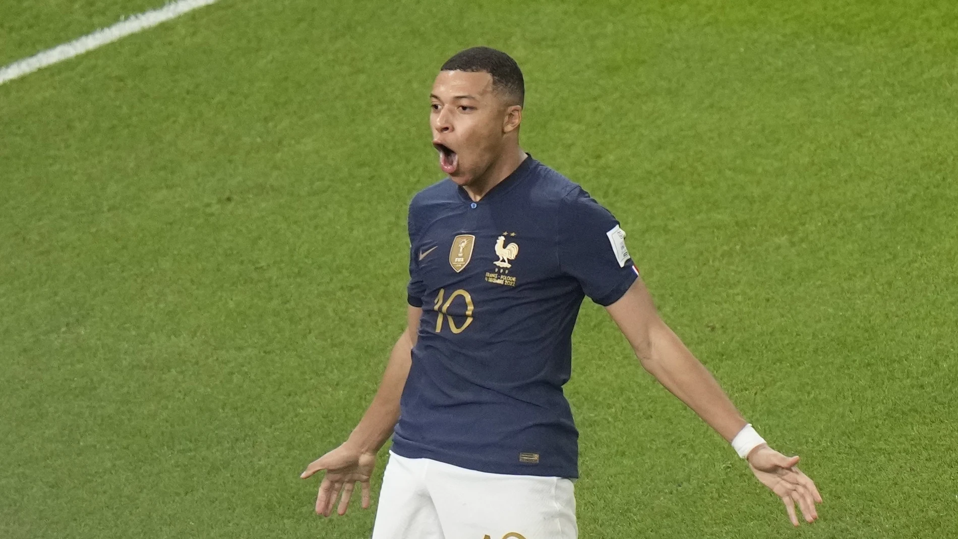 Mbappé celebra su segundo gol ante Polonia