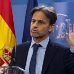 El diputado de Unidas Podemos Jaume Asens da una rueda de prensa en el Congreso de los Diputados, este viernes. EFE/ Chema Moya
