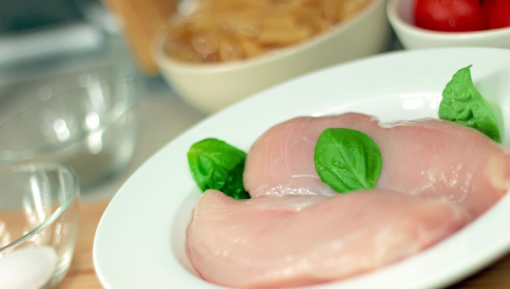 ¿Cuál es la verdad sobre el color del pollo? Desmintiendo mitos y ...
