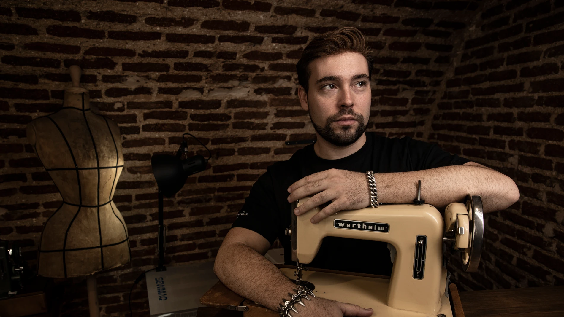 Antonio Velasco, diseñador