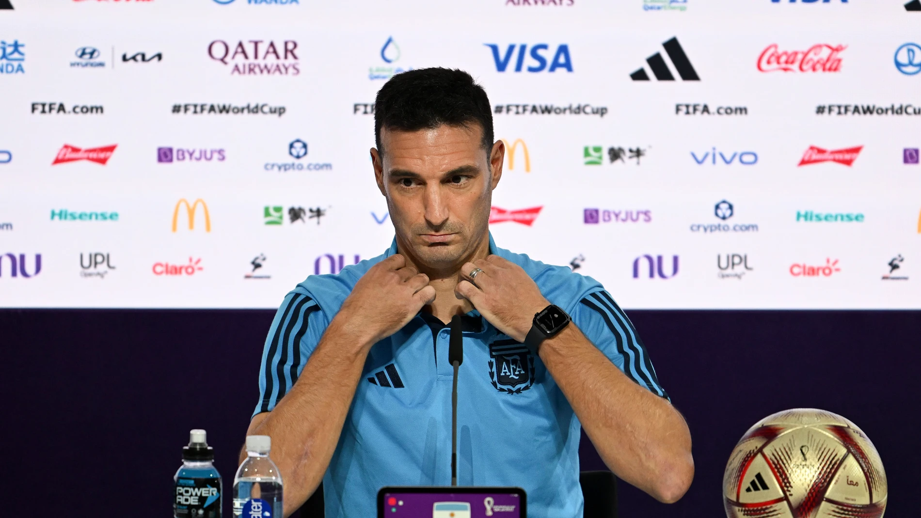 Lionel Scaloni, seleccionador de Argentina, atiende a los medios antes de la semifinal ante Croacia