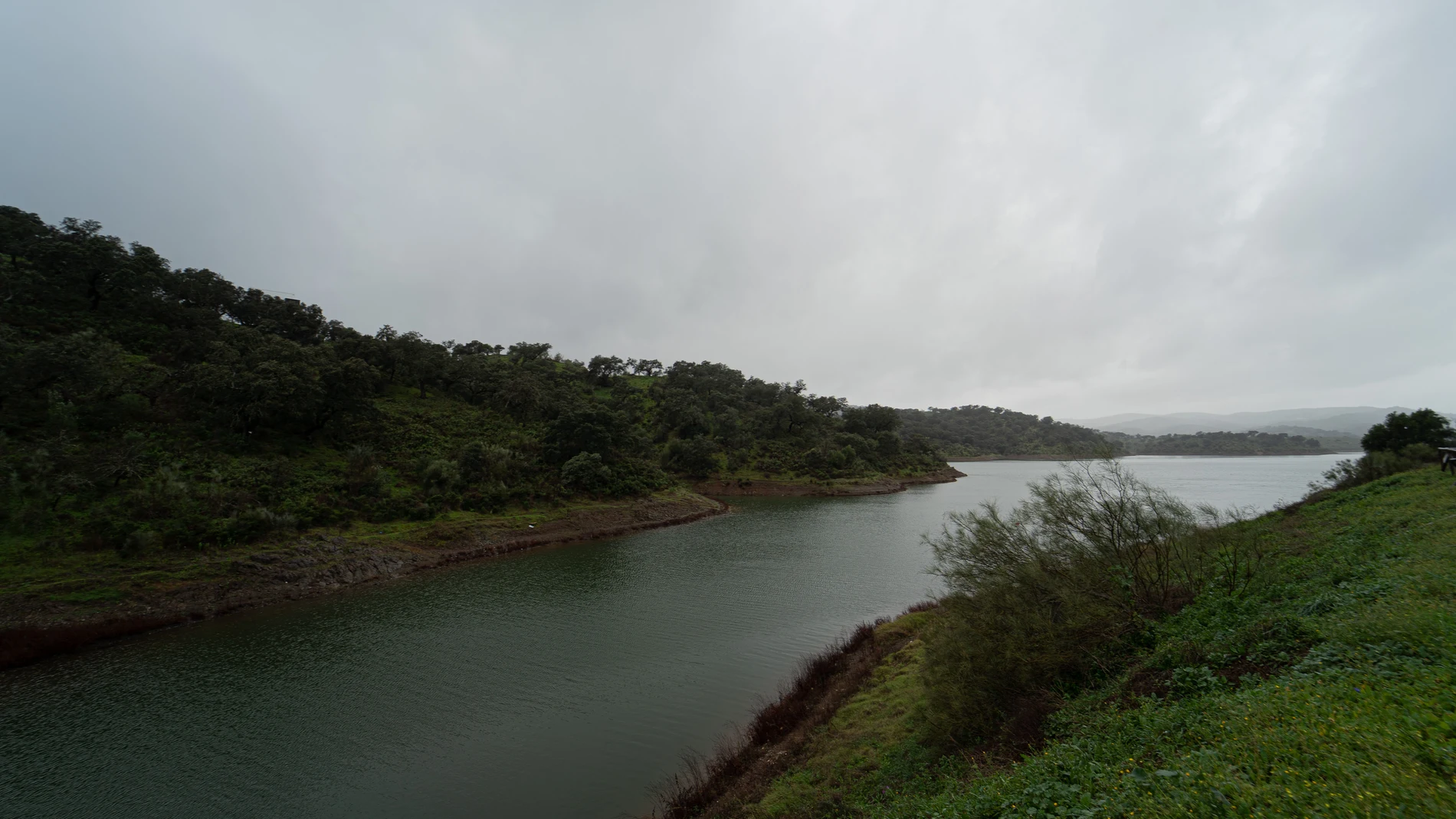 Vista del Pantano de la Minilla, embalse que suministra a la capital andaluza