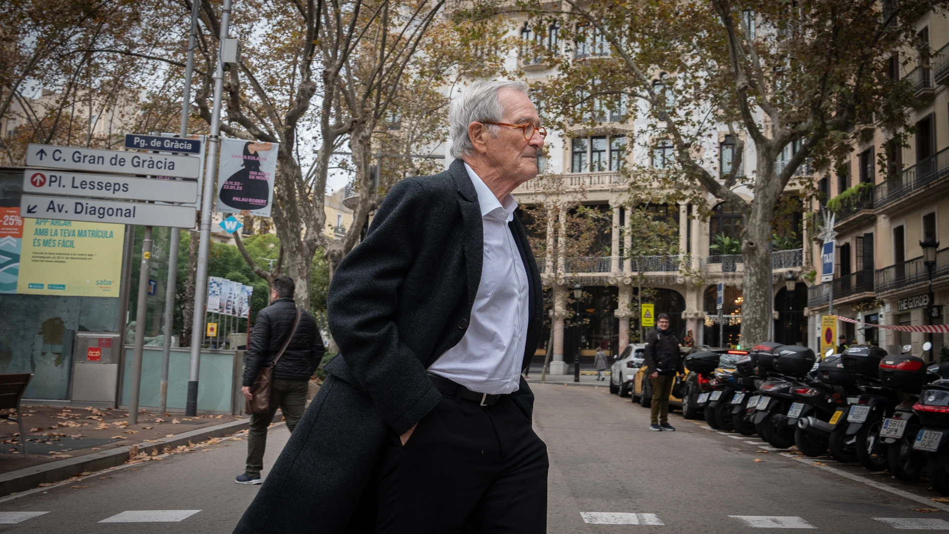 El exalcalde de Barcelona Xavier Trias a su salida de una rueda de prensa tras ser proclamado candidato de Junts a la Alcaldía de Barcelona, a 13 de diciembre de 2022, en Barcelona, Catalunya (España). Xavier Trias optará por quinta vez a la alcaldía de Barcelona en las elecciones del 28 de mayo de 2023. La decisión fue anunciada ayer, 12 de diciembre, en una cena de Navidad con 300 militantes de su partido después de meses de reflexión. Trias competirá contra Ernest Maragall (ERC) en el campo independentista y contra Ada Colau (comunes) y Jaume Collboni (PSC) por la alcaldía de Barcelona.13 DICIEMBRE 2022;RUEDA DE PRENSA;JUNTS;CANDIDATO;ALCALDÍA;ALCALDE;ELECCIONES;ELECCIONES MUNICIPALES;DECISIÓN;VOTACIÓNDavid Zorrakino / Europa Press13/12/2022