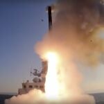 Un buque de la Armada rusa lanza un misil de crucero hacia Ucrania