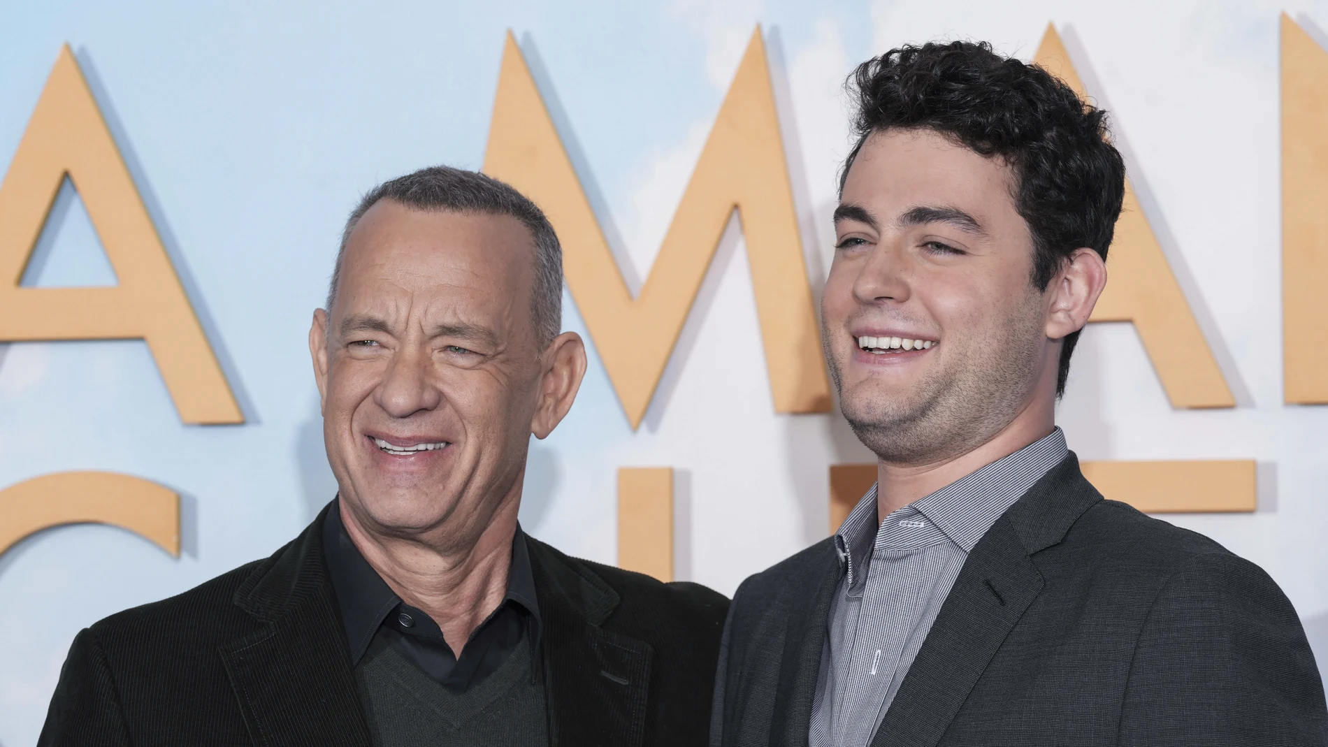 Tom Hanks, junto a su hijo, Truman. AP