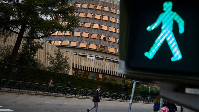 Los magistrados del TC volverán a reunirse esta tarde en la sede del tribunal, en la imagen, para analizar las impugnaciones del Senado