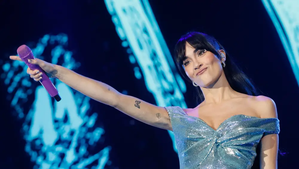 MADRID, 20/12/2022.- La cantante Aitana durante el concierto que ofrece hoy martes en el WiZink Center, en Madrid, dentro de su gira "11 razones más". EFE/MARISCAL
