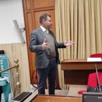 El concejal no adscrito y exdelegado de Infraestructuras del Ayuntamiento de Córdoba, David Dorado, en el Pleno. EUROPA PRESS