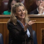 La vicepresidenta segunda y ministra de Trabajo y Economía Social, Yolanda Díaz, durante una sesión plenaria, en el Congreso de los Diputados