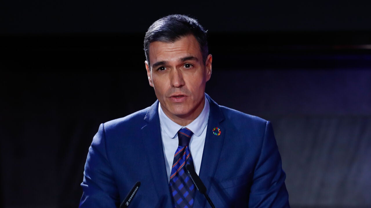 El Gobierno y el PSOE, desbordados y como pollo sin cabeza