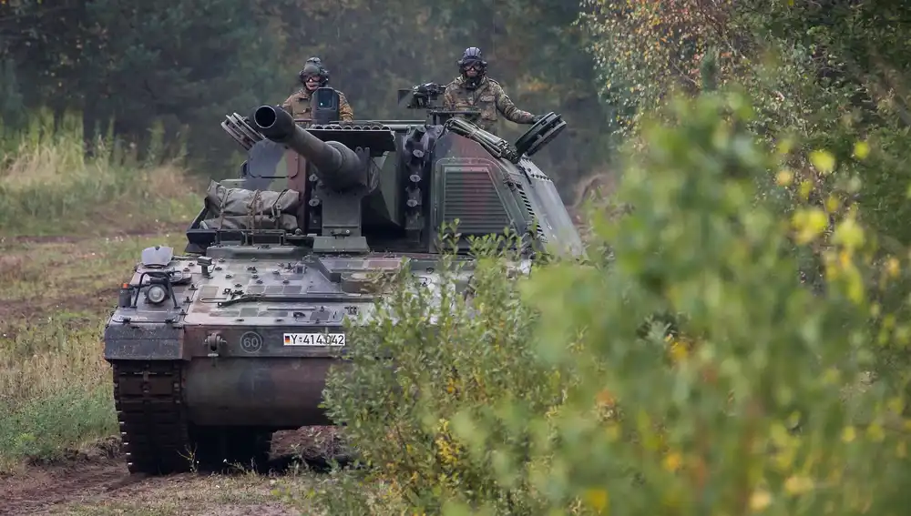 Panzerhaubitze 2000 en acción.