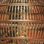 Las bolas caen para dar comienzo al Sorteo Extraordinario de la Lotería de Navidad 2022, en el Teatro Real de Madrid