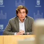 Almeida, durante su intervención en la rueda de prensa posterior a la Junta de Gobierno