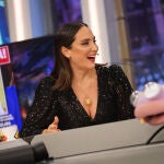 Tamara Falcó en 'El Hormiguero' con vestido de lentejuelas.