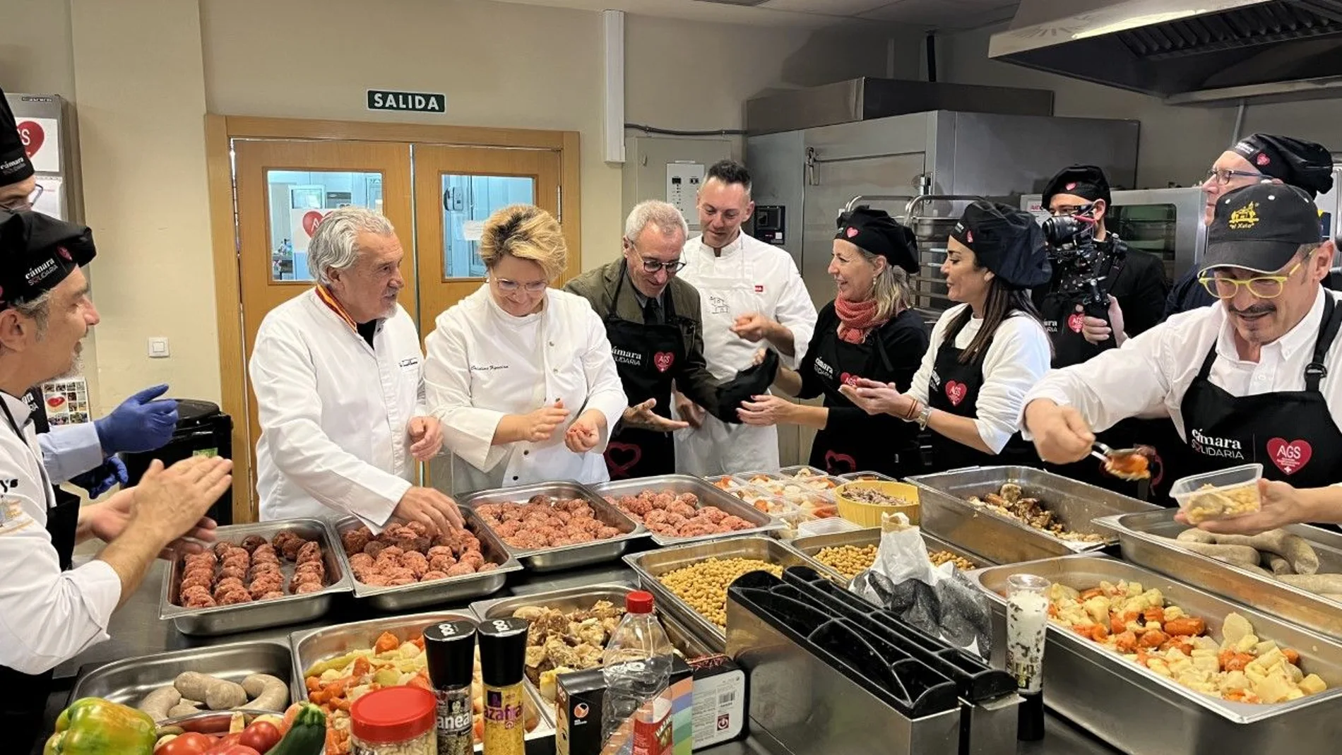 Alicante Gastronómica elabora menús solidarios para Nochebuena y Navidad