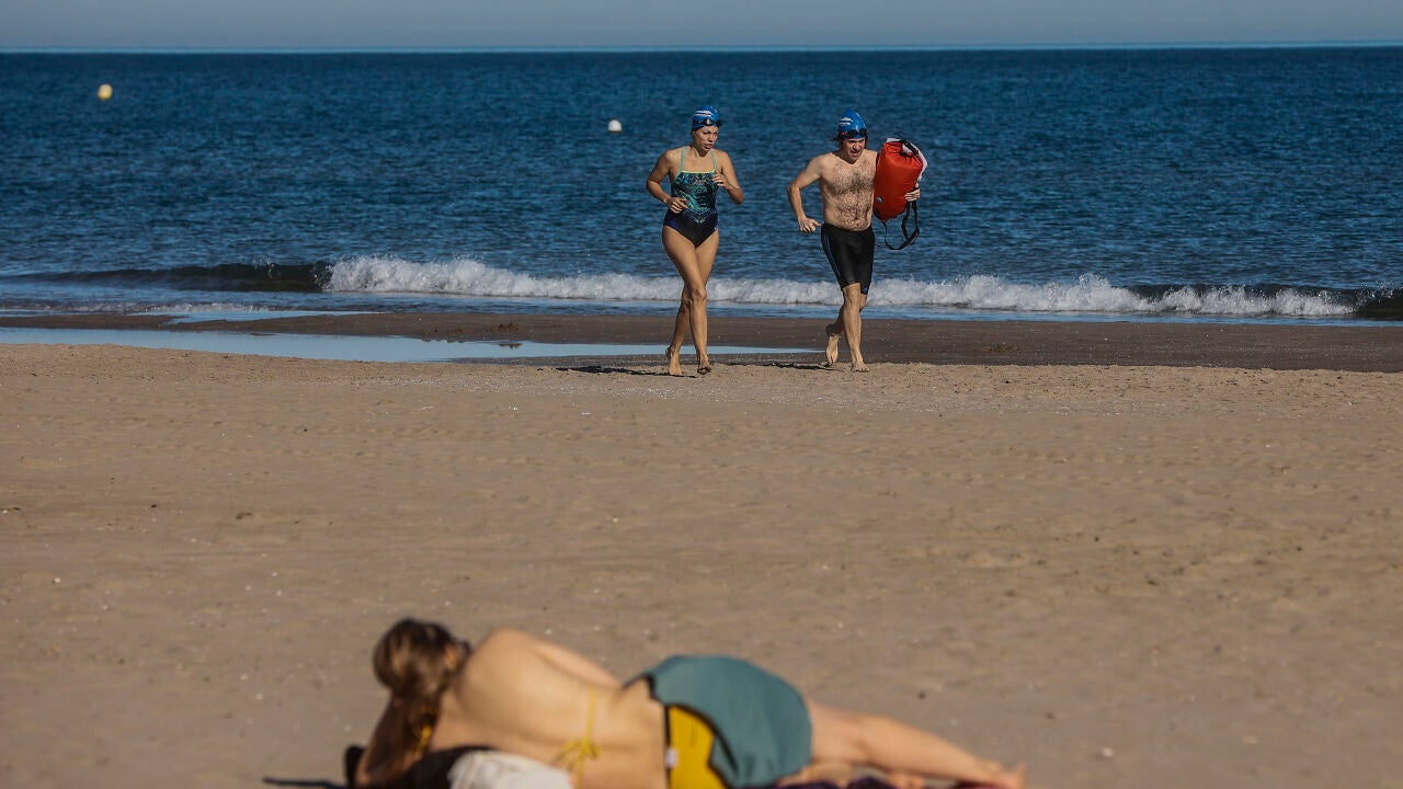 Tragedia en Valencia: mueren ahogados dos hombres en una playa y en una ...