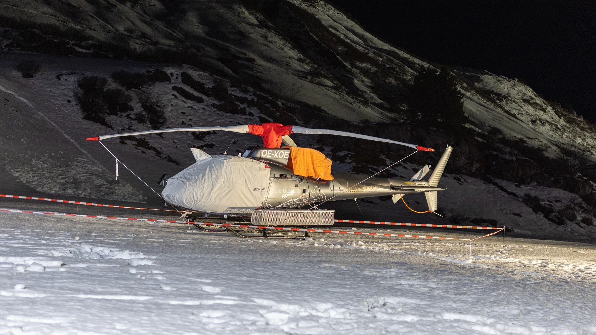 Un helicópteros de los sercicios de rescate asutriaco en Lech/Zuers