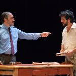Fran Perea (dcha.), junto a Alfonso Lara, durante la representación de la obra que dirige Daniel Veronese