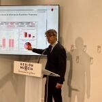 Imagen del consejero de Economía, Hacienda y Administración Digital, Luis Alberto Marín, en la rueda de prensa.