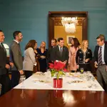 Juanma Moreno, con los consejeros, en el último Consejo de Gobierno del año