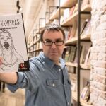 El autor ha querido reivindicar el cine de terror que se rodó en España durante los años setenta.