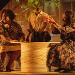 Los argentinos Daniel Freire y Omar Calicchio harán de dos hermanas mellizas en una pieza que estará en la Sala Negra del Canal durante dos semanas