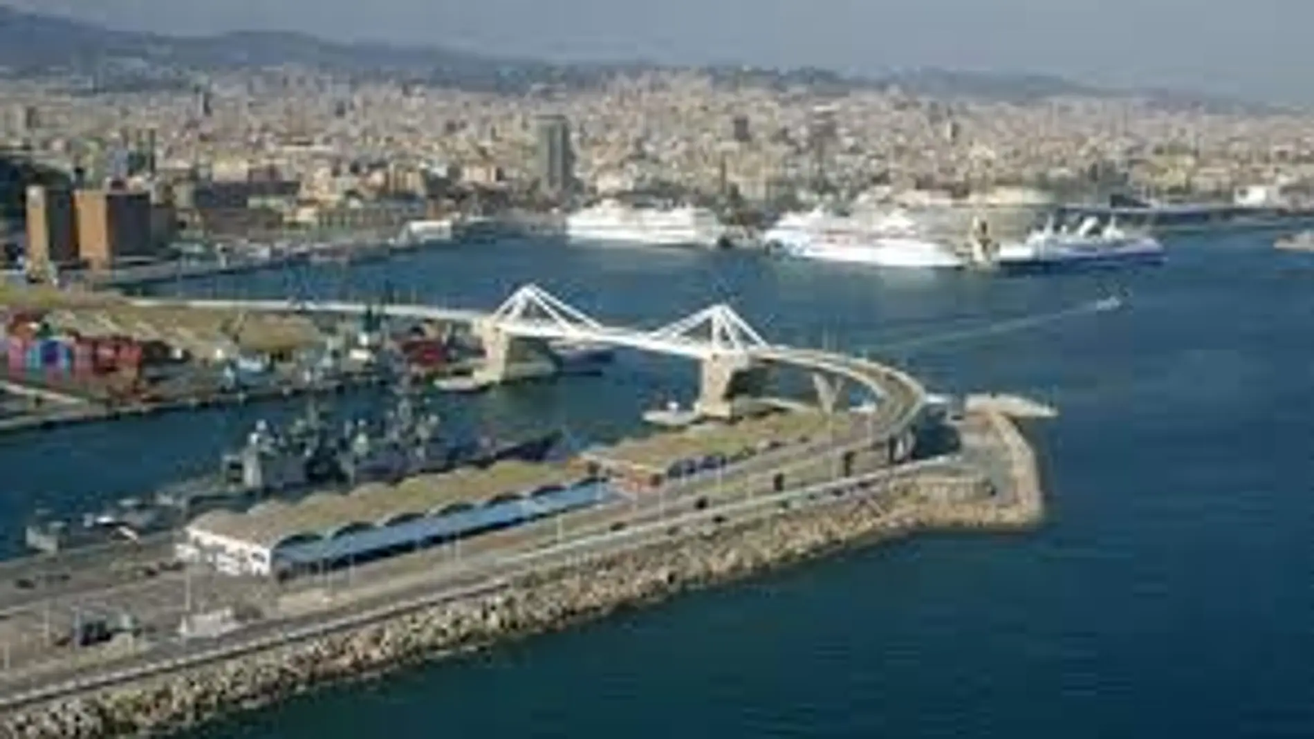 Panorámica del Puerto de Barcelona
