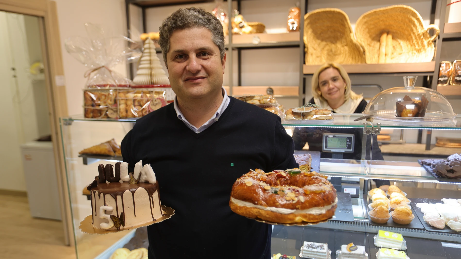 El "Mejor obrador del año" nació de un diagnóstico de celiaquía: cuando al hijo de Carlos Sánchez Carroll le detectaron la enfermedad, él y su mujer reinventaron sus vidas abriendo una panadería libre de gluten en el centro de Salamanca