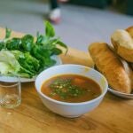 Los caldos depurativos están llenos de ingredientes que le ayudarán a eliminar toxinas y desintoxicar su cuerpo