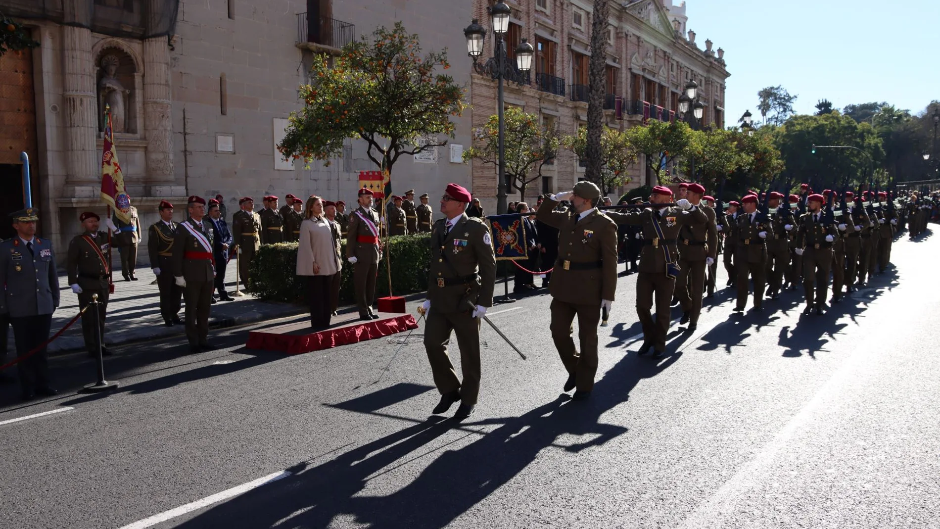 Desfile durante el acto de la Pascua Militar hoy en Valencia