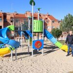 Parque de juego infantil en el barrio de San José - El Palo Mirasierra