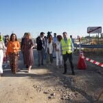 La consejera de Movilidad y Transformación Digital, María González Corral, durante su visita a las obras en la VA-913de Medina de Rioseco