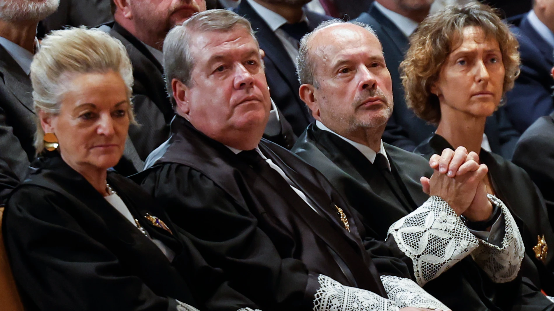 Los cuatro nuevos magistrados del TC -de izda, a dcha. María Luisa Segoviano, César Tolosa, Juan Carlos Campo y Laura Díez-, ayer, en su toma de posesión