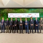Los miembros de la alianza, tras la firma del acuerdo