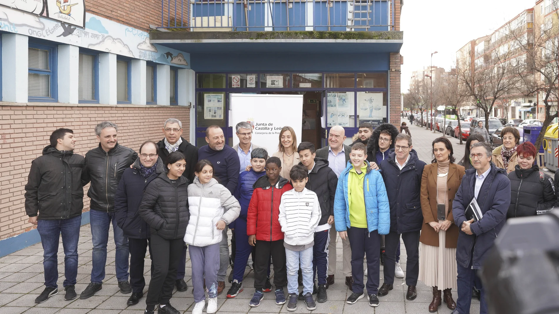 El consejero Jesús Julio Carnero visita el proyecto "Pajarillos Educa"