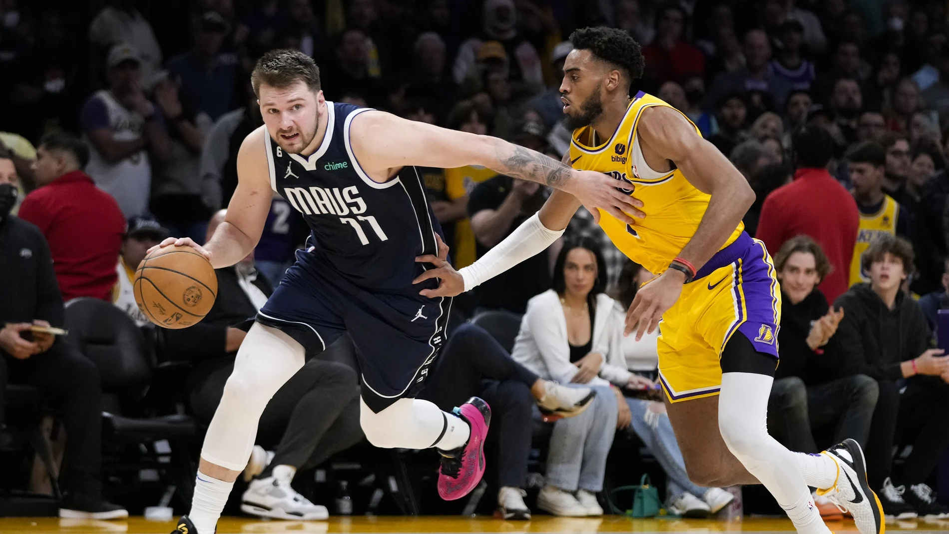 Doncic, durante un partido de la NBA ante los Lakers