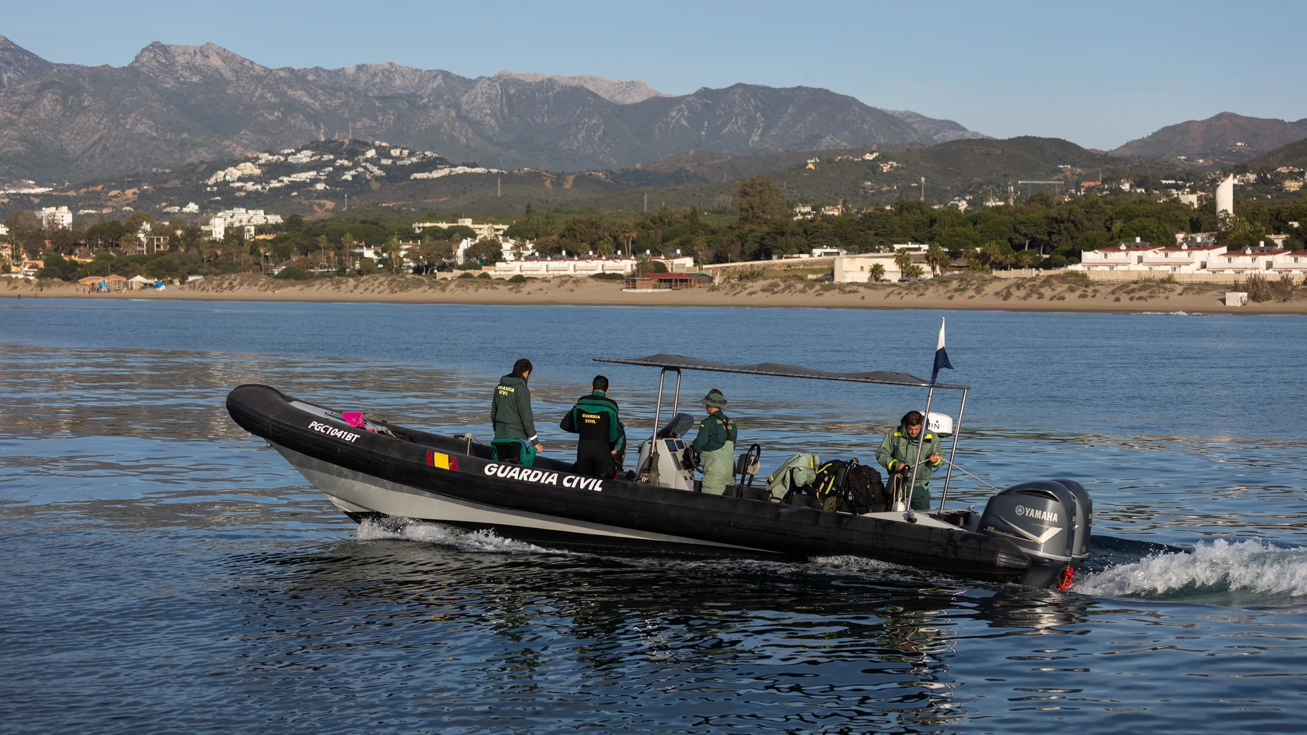 El Grupo Especial de Actividades Subacuáticas (GEAS) de la Guardia Civil lleva cinco días de búsqueda.EFE/Carlos Díaz