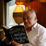 González Pons, con su último libro "El escaño de Satanás"